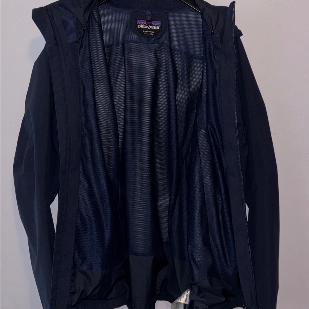 Patagonia - Men's Navy Hooded Rain Jacket sz L - Picture 7 of 8
